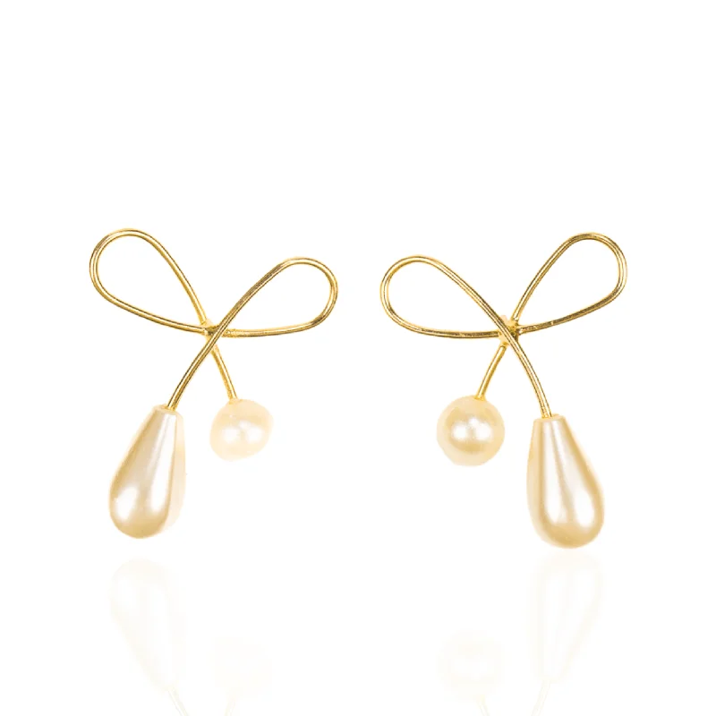 Carmen Pretty Pearl Earrings - Gold