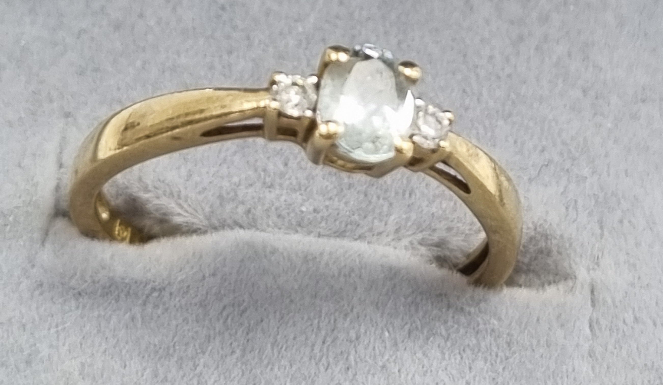 9ct Gold Diamond Ring