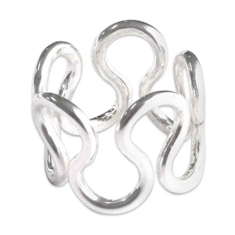 Handmade Sinuous Sterling Silver Ring (Peru)