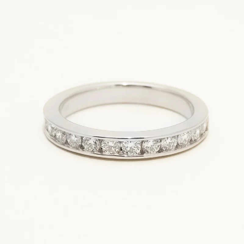 Diamond Channel Band in 14kt White Gold (5/8ct tw)