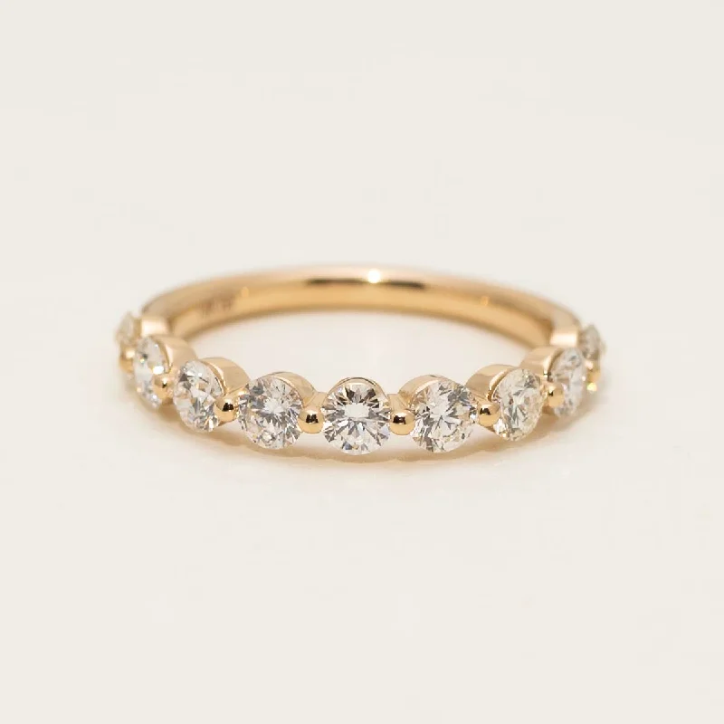 Diamond Shared Prong Wedding Band in 14kt Yellow Gold (1ct tw)